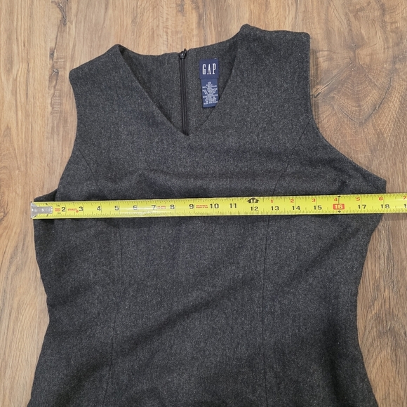 GAP Grey Wool Blend Sleeveless V-Neck Zipper Closure Midi Dress Size 10 - Picture 4 of 6